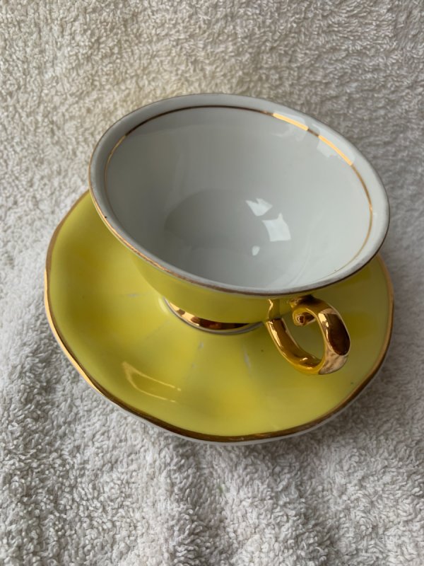 Stara porcelanowa filiżanka