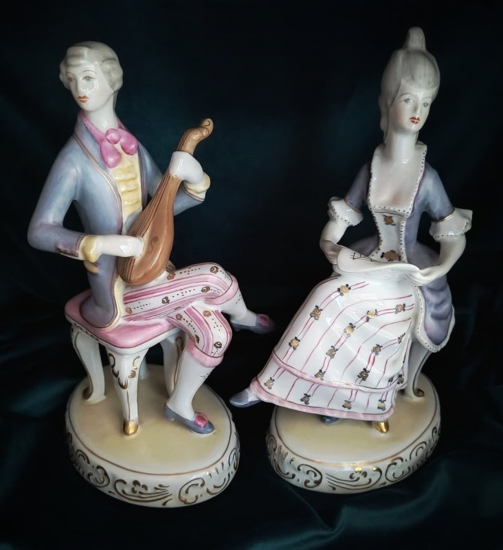 Hollohaza komplet figurek muzykującej pary