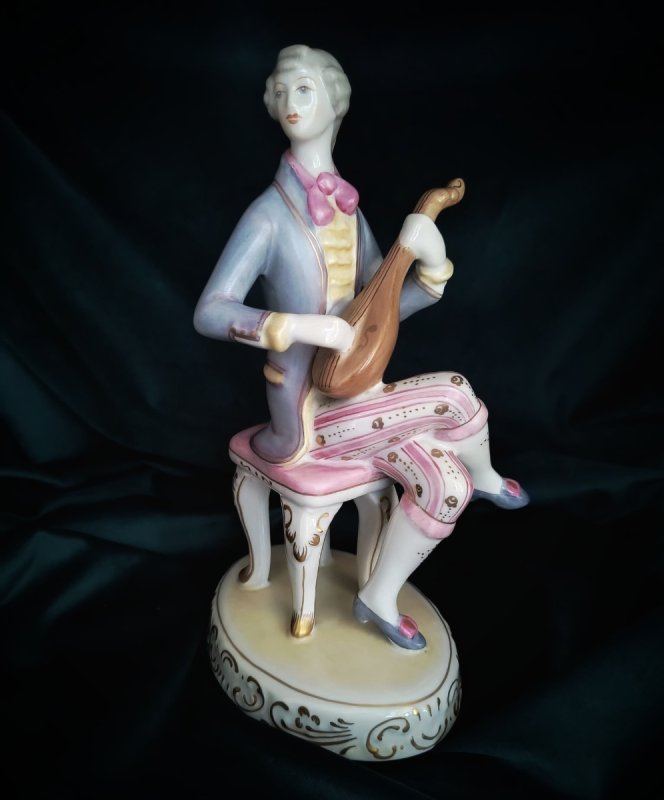 Hollohaza komplet figurek muzykującej pary - 02 Hollohaza komplet figurek muzykującej pary - 02