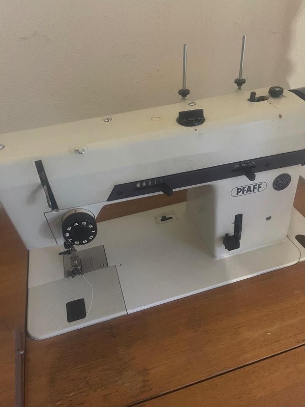 Sprzedaż maszyny do szycia