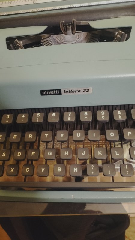 Maszyna do pisania Olivetti Lettera 32 - 03 Maszyna do pisania Olivetti Lettera 32 - 03