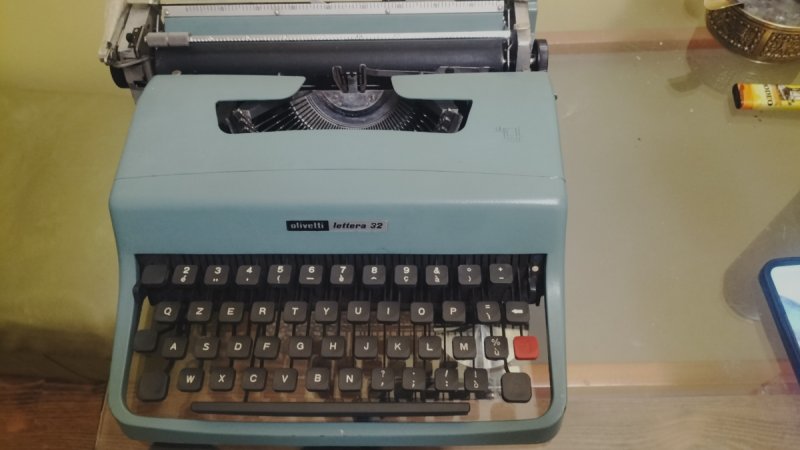 Maszyna do pisania Olivetti Lettera 32 - 04 Maszyna do pisania Olivetti Lettera 32 - 04