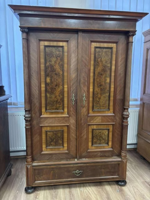 Szafa dębowa klasyczna, solidna, pojemna - 02 Szafa dębowa klasyczna, solidna, pojemna - 02