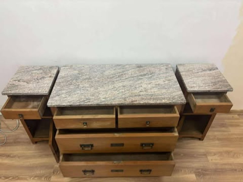 Stylowa Drewniana Komoda Wraz z Dwiema Szafkami. - 05 Stylowa Drewniana Komoda Wraz z Dwiema Szafkami. - 05