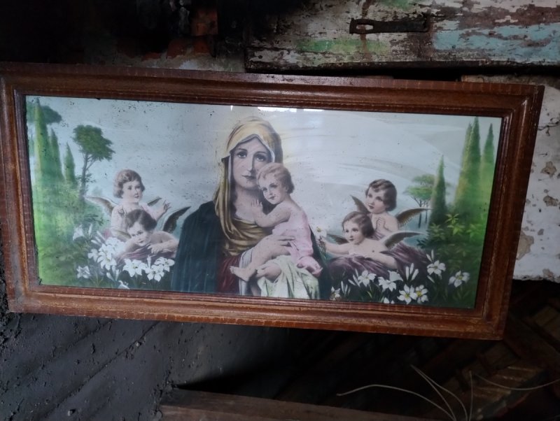 Obraz z wizerunkiem Matki Boskiej z Dzieciątkiem