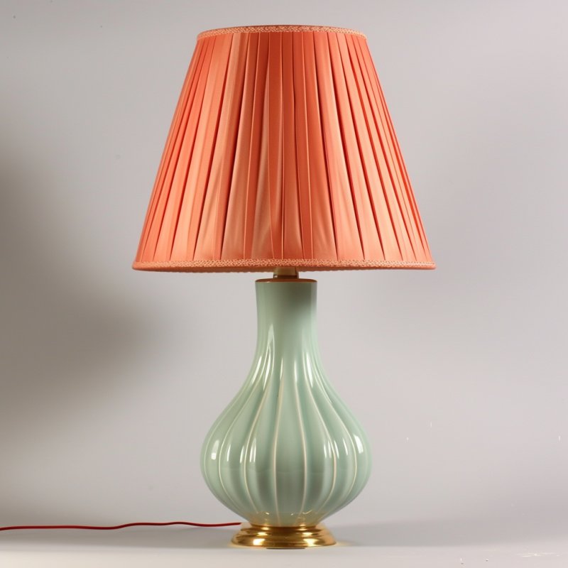 Lampa stołowa z lat 50. XX wieku