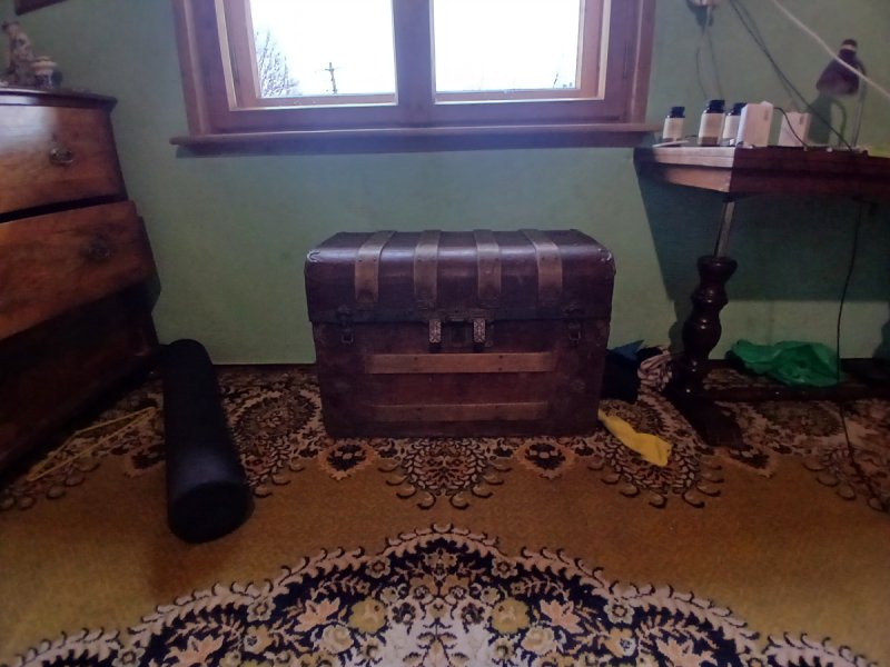 Zabytkowy kufer