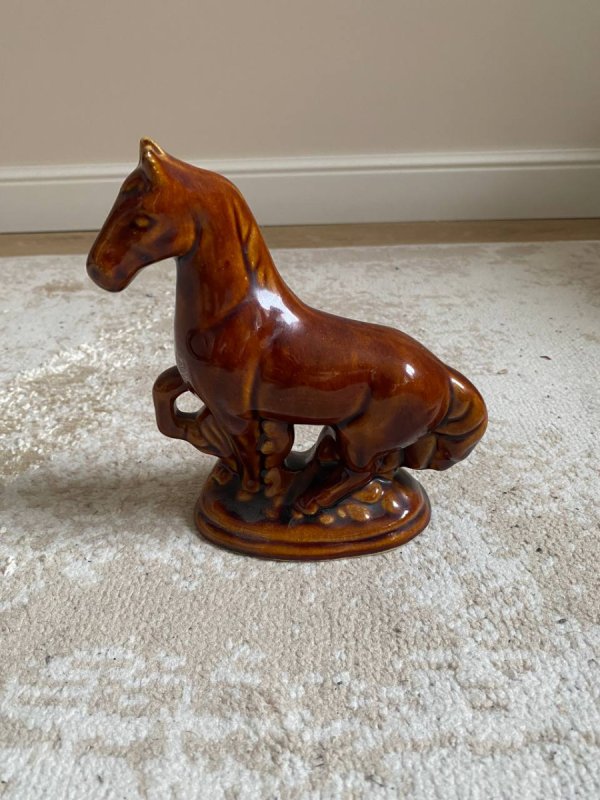 Wyjątkowa figurka konia PRL kamionka vintage