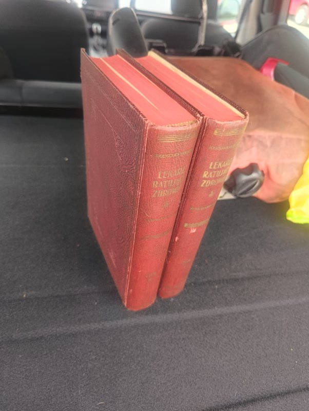 Lekarz ratujący zdrowie tom I i II rok 1929