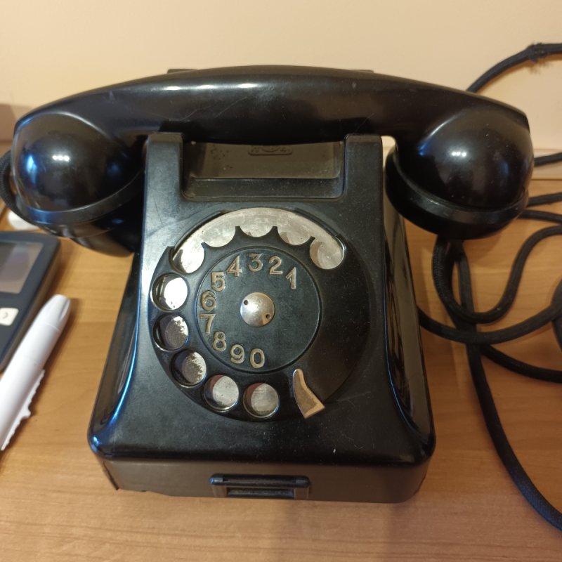 Telefon - 01