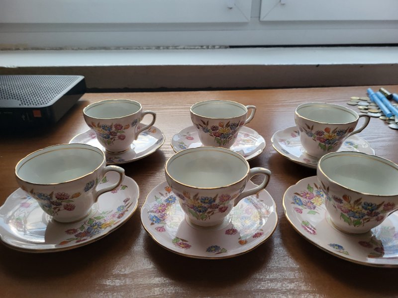Komplet porcelanowych angielskich filiżanek