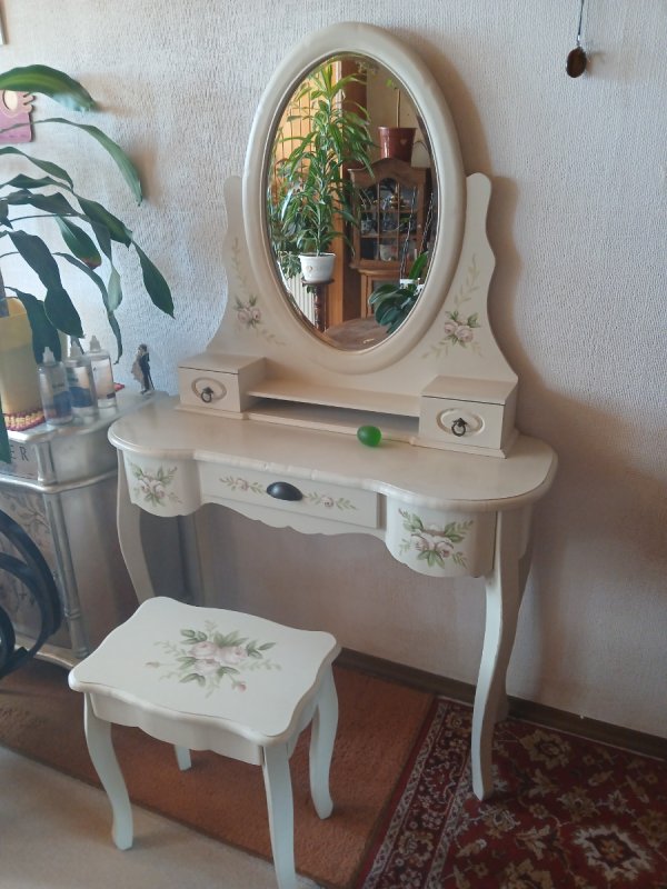 Toaletka biala