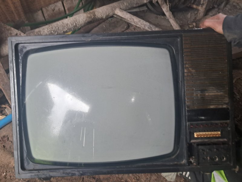2 stare telewizory