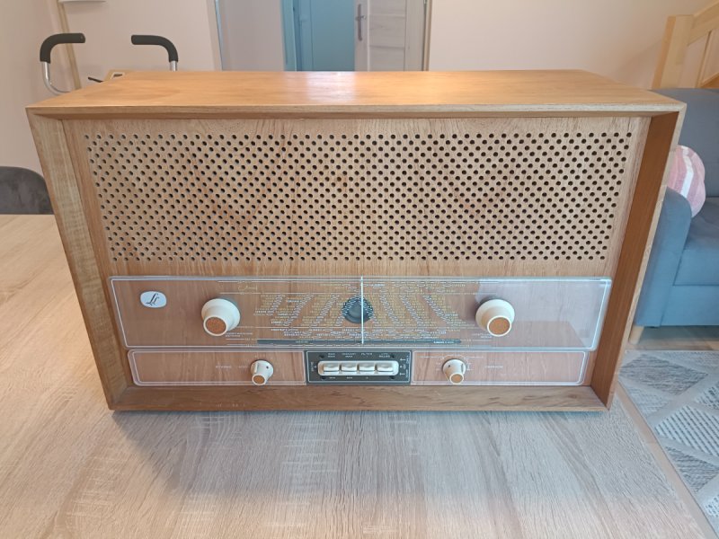 Zabytkowe radio lampowe Monark FM AM 584 Special