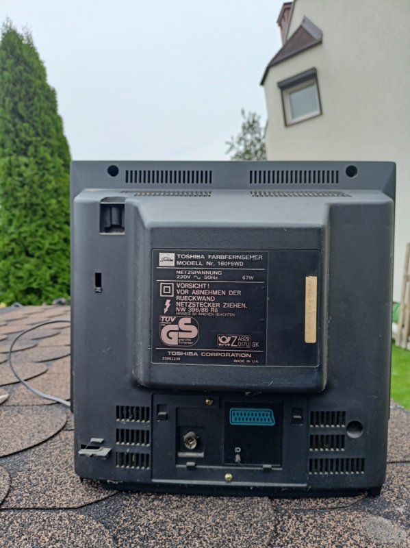 Stary telewizor TOSHIBA