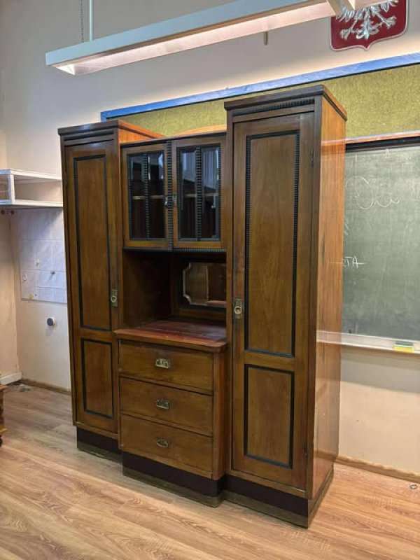 Duży Drewniany Stylowy Regał/Szafka z Lustrem - 01