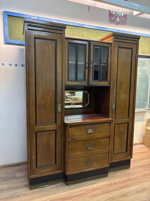 Duży Drewniany Stylowy Regał/Szafka z Lustrem - 02