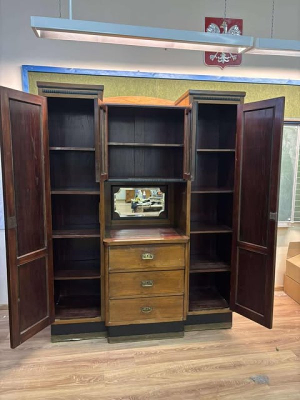 Duży Drewniany Stylowy Regał/Szafka z Lustrem - 03