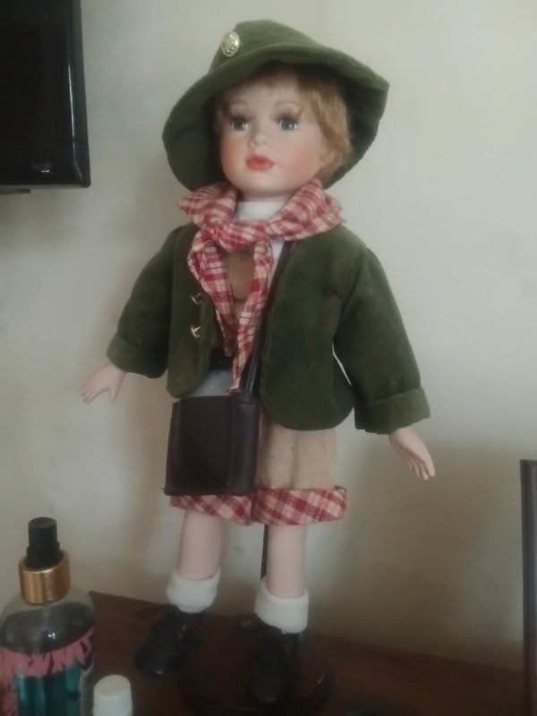 Stara lalka z lat 40 porcelanowa niemiecka maly zolnierzyk