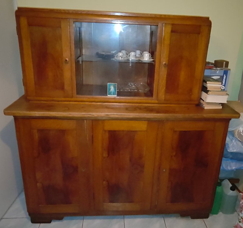 Kredens z lat 50tych