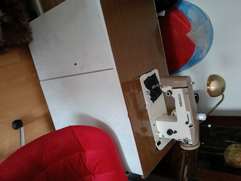 Maszyna do szycia Predom Łucznik 466