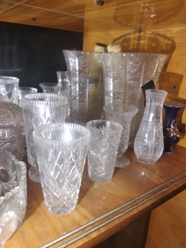 Kryształy, porcelana ozdobna,zegar na sciane