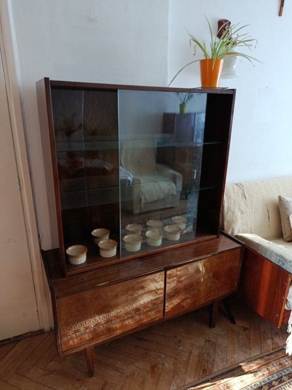 2 witryny z lat 60tych