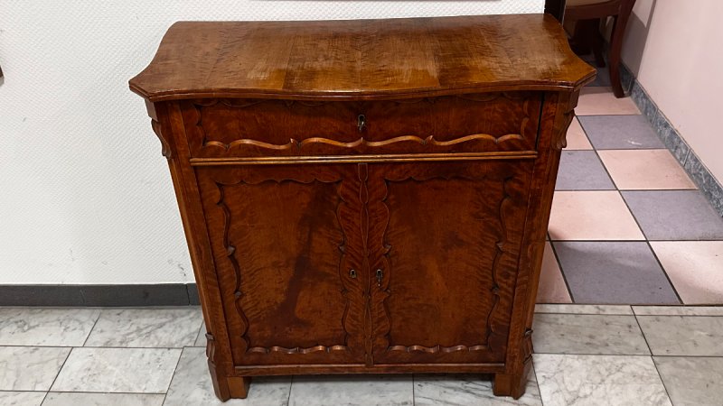 Mebel antyczny