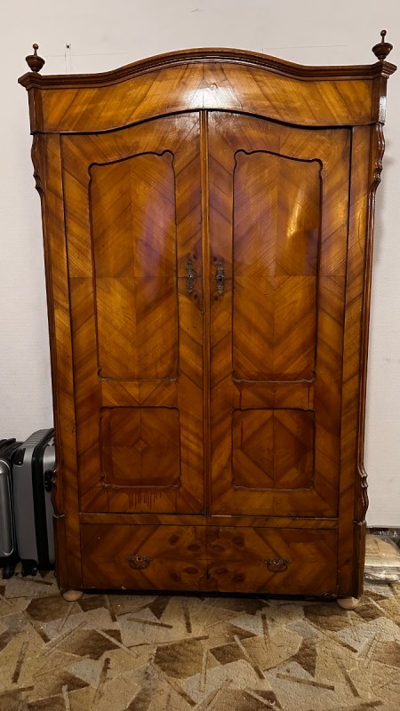 Mebel antyczny