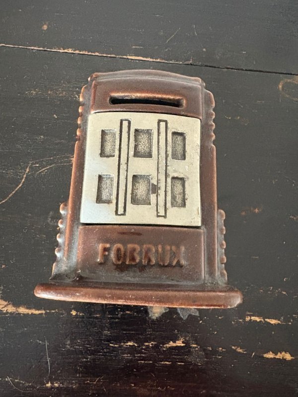 Zabytkowa skarbonka - 01