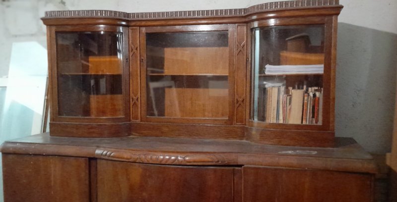 Kredens dębowy międzywojenny