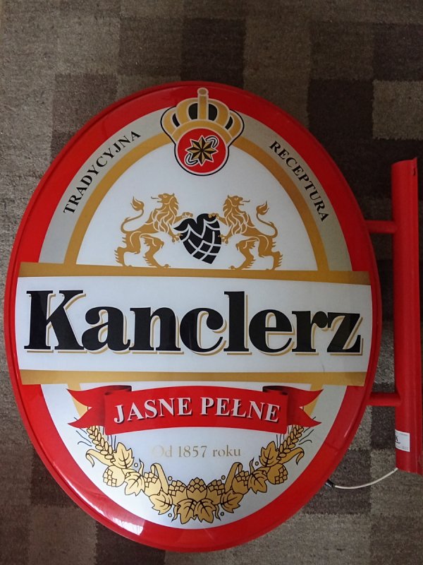 Stara podświetlana reklama piwa Kanclerz