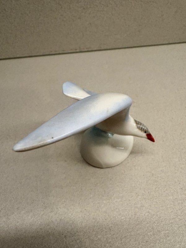 Kolekcjonerska Mewa w locie Porcelana Hollohaza - 02 Kolekcjonerska Mewa w locie Porcelana Hollohaza - 02