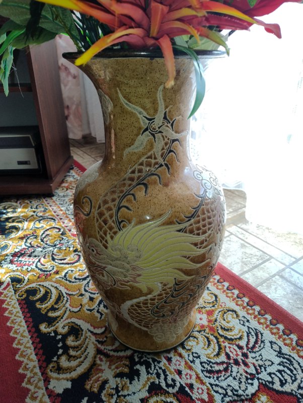 Ceramiczny wazon w stylu chińskim