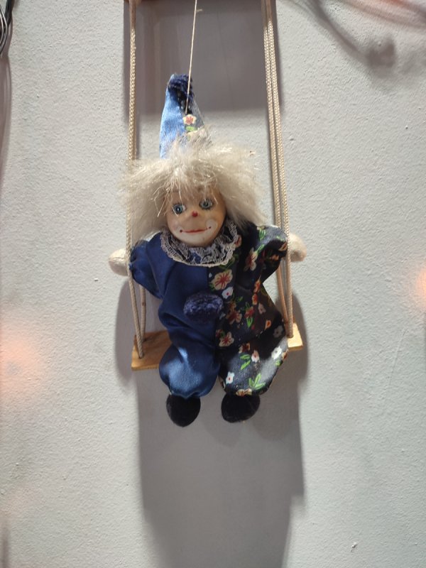 Porcelanowy pajacyk