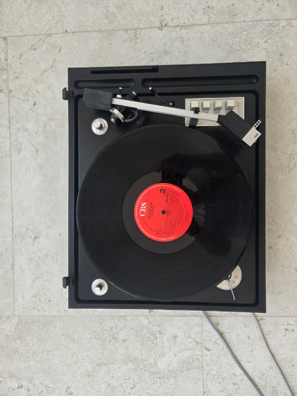Gramofon Vintage - 01 Gramofon Vintage - 01