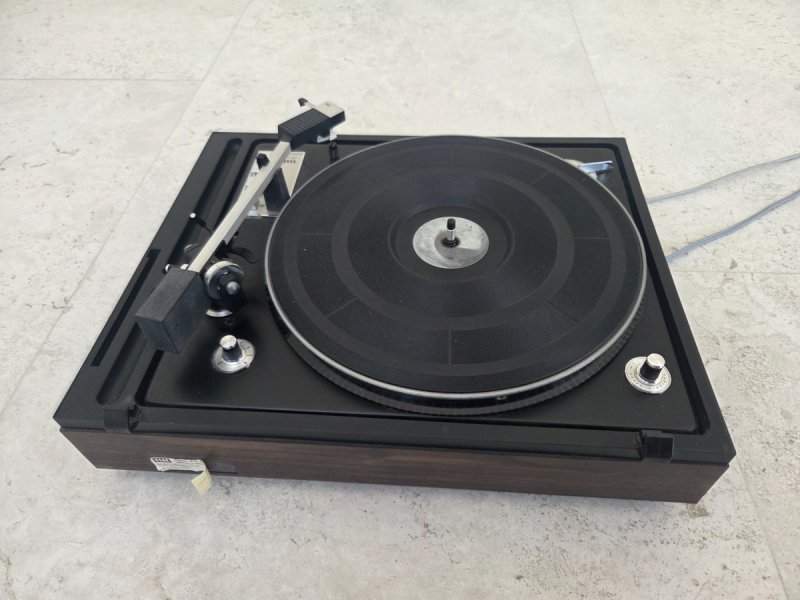 Gramofon Vintage - 02 Gramofon Vintage - 02