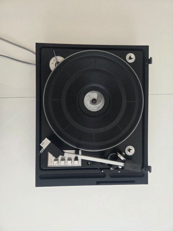 Gramofon Vintage - 04 Gramofon Vintage - 04