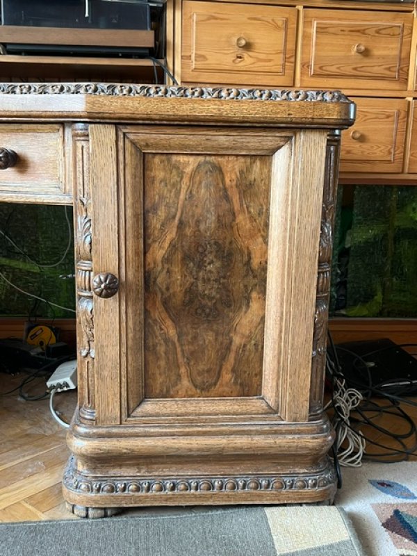 Komplet dębowych mebli gabinetowych z lat 20. XX w - 05 Komplet dębowych mebli gabinetowych z lat 20. XX w - 05