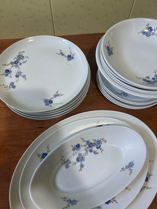 Porcelana talerze miski szklanki