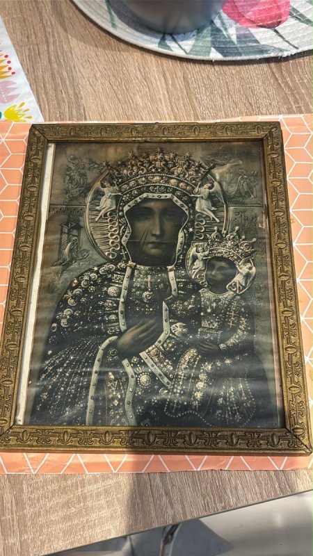 Matka Boska Częstochowska w wersji czarno białej