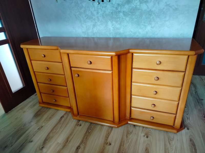Komoda z litego drewna - 01 Komoda z litego drewna - 01