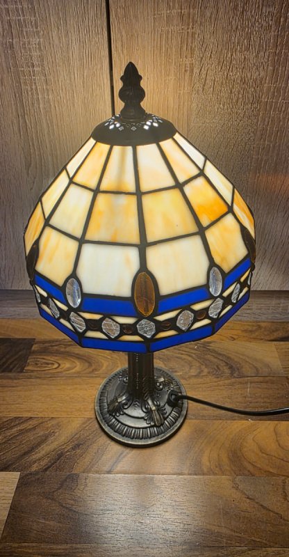Lampa stojąca/ nocna w stylu Tiffany - 02 Lampa stojąca/ nocna w stylu Tiffany - 02