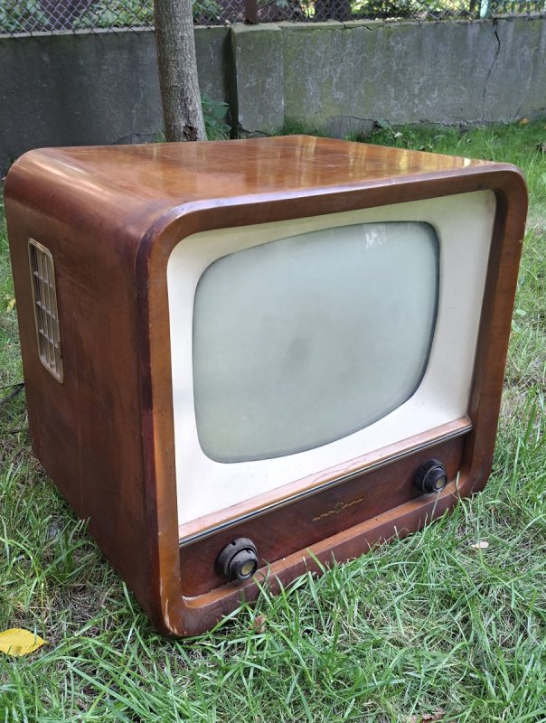 Telewizor lampowy Orion AT 504 produkowany od 1959